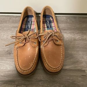 Women’s Size 8.5 Tan Sperry Topsiders